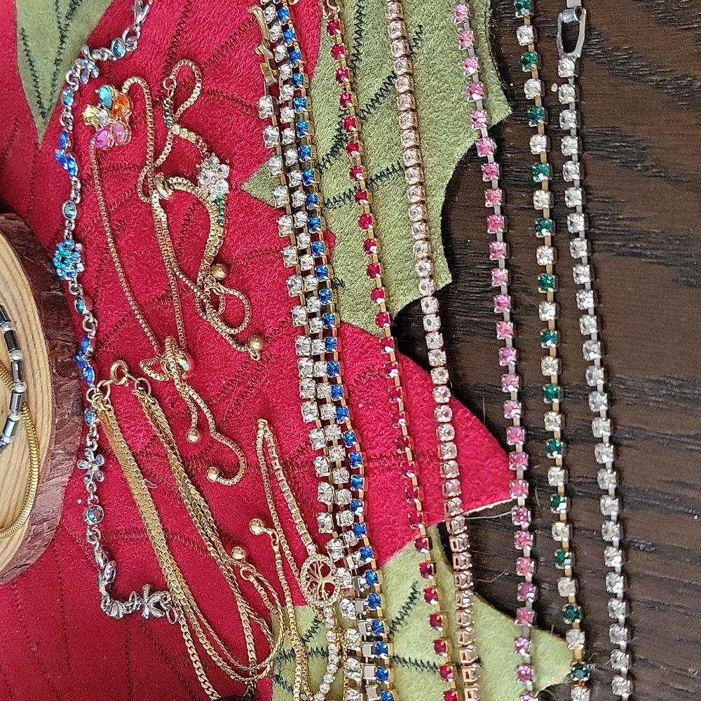 16 Bracelets - Picture 3 of 5